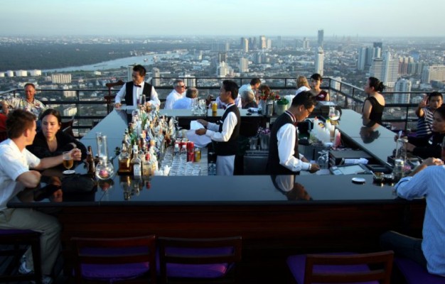 12 - Boire un verre sur un roof top