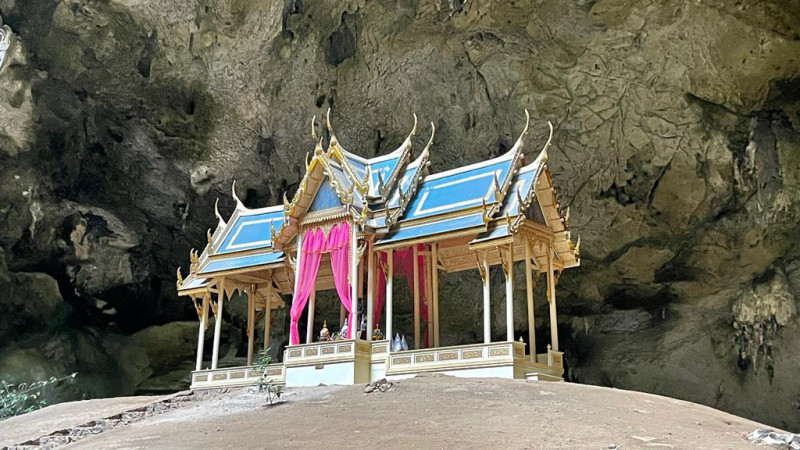 Thaïlande : La Phraya Nakhon Cave dans le parc national de Khao Sam Roi Yot