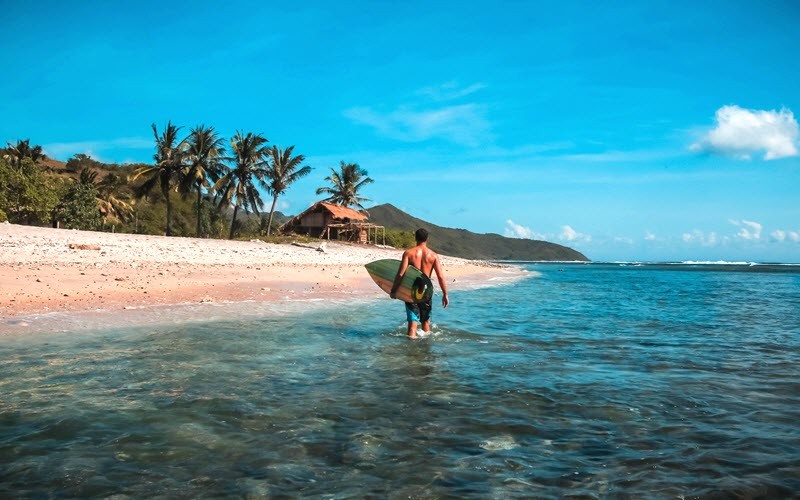 Où faire du surf en Indonésie ?