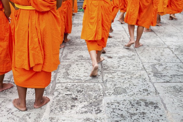 Le Tak Bat, une procession spirituelle quotidienne à Luang Prabang