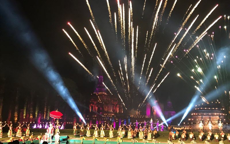 festival-loy-krathong-sukhothai.jpg