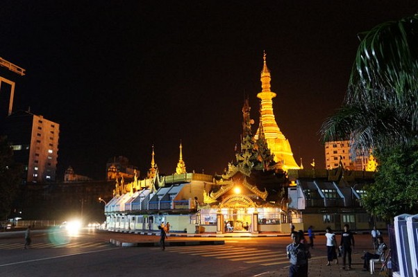 Jour 12 - Yangon : La pagode Sulé 