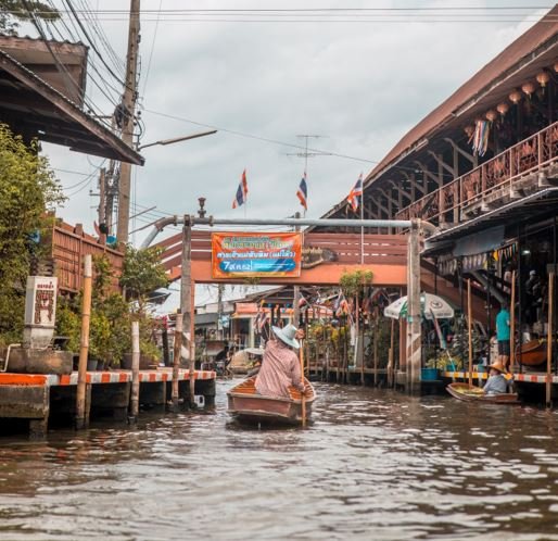 Jour 4 : BANGKOK – MAHACHAI – AMPHAWA (P.dej/-/-)