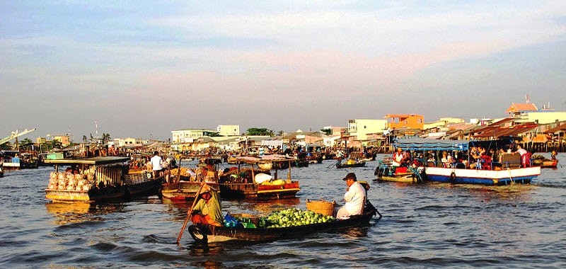 Jour 5 : Visite du marché flottant de Cai Rang et promenade en bateau dans le Delta