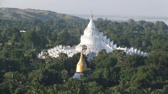 Jour 6 - Mandalay : Les terrasses dentelées de la Pagode Hsinbyume 