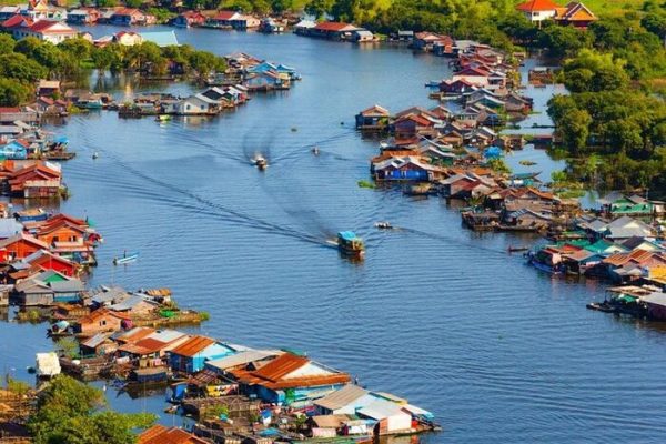 700-Kampong-Khleang-floating-village
