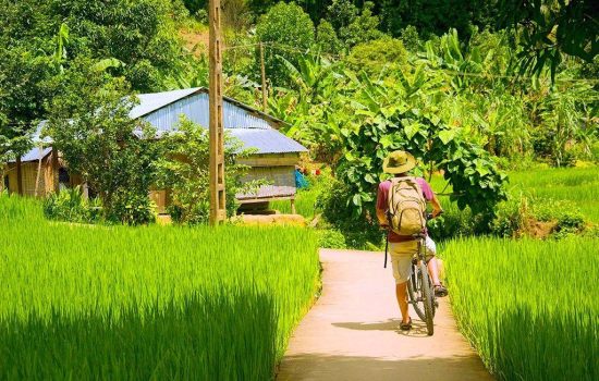 Bike-tour-around-ethnic-minority-villages-in-central-Vietnam