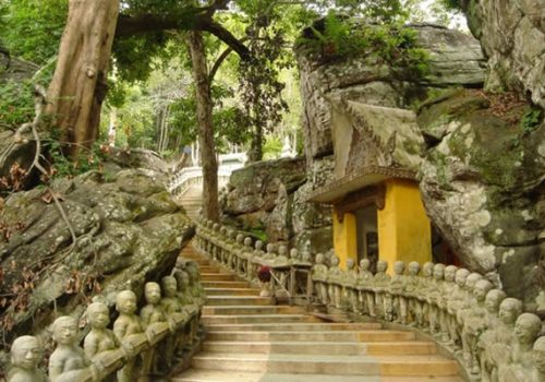 attraction-Wat Phnom Sam Bok Resort 3