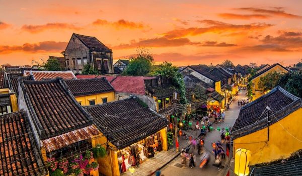 hoi_anvietnam_shutterstock_1303493764-1